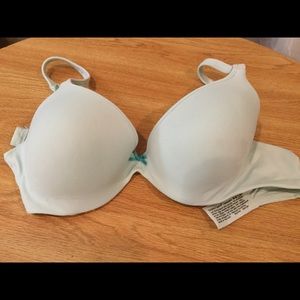 **2/$15*** + extra 10%  Barely There bra. 36C. EUC